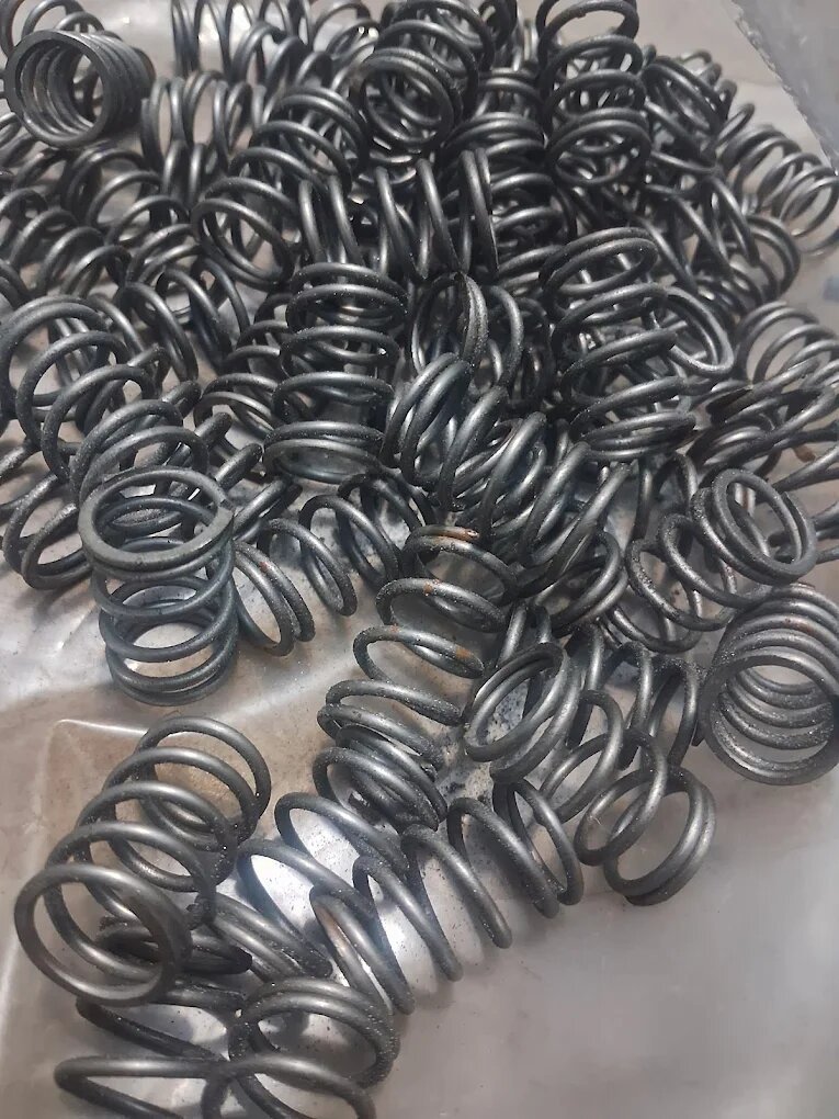 Compression springs, freshly manufactured